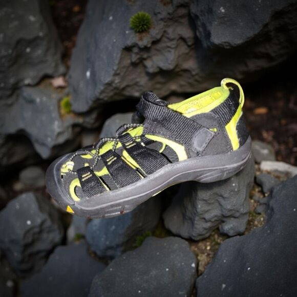 Keen Little Kids' Newport H2 Black/Yellow Sandal Size 12 - Picture 1 of 8